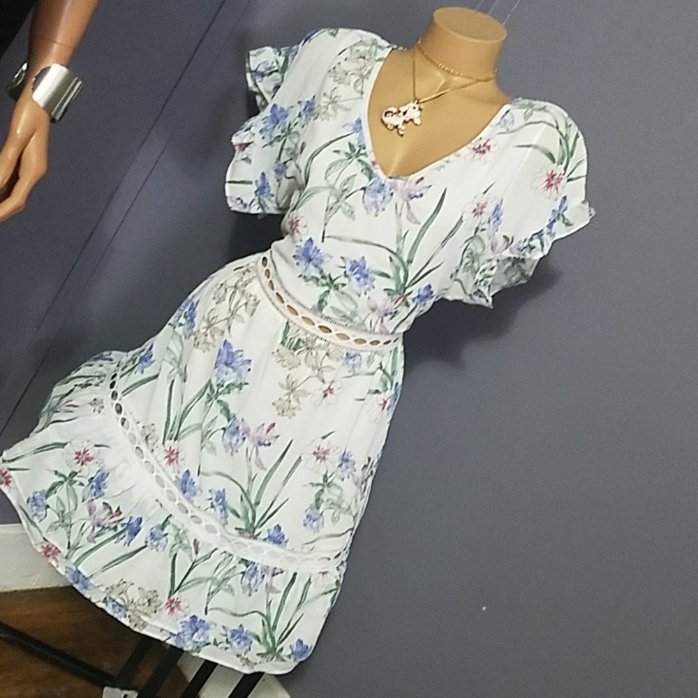 Stunning White Floral Sun Dress - Picture 2 of 8